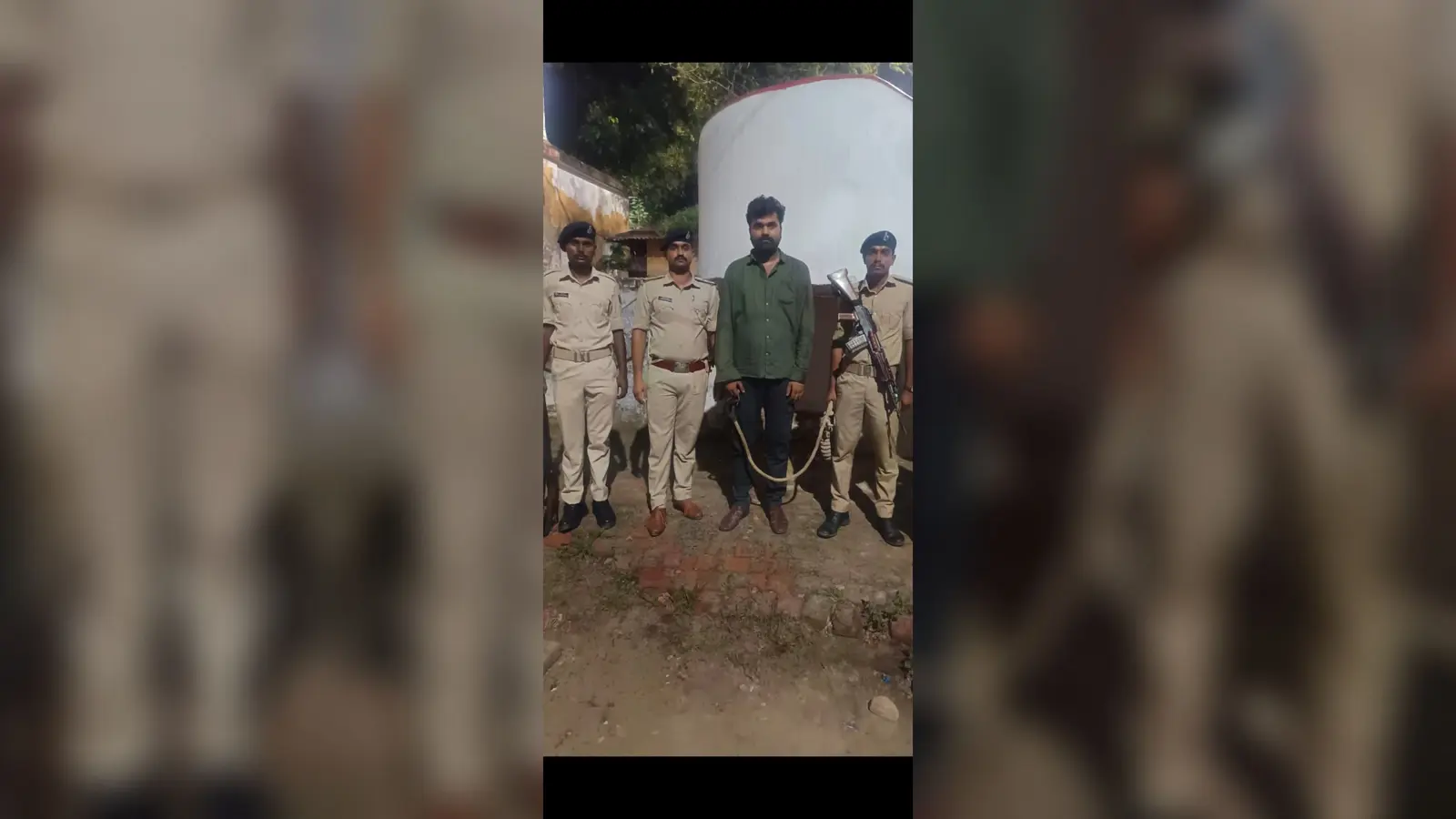 परिचय:पुलिस की गिरफ्त में ठग विक्की कुमार झा | Prabhat Khabar Network परिचय:पुलिस की गिरफ्त में ठग विक्की कुमार झा | Prabhat Khabar Network