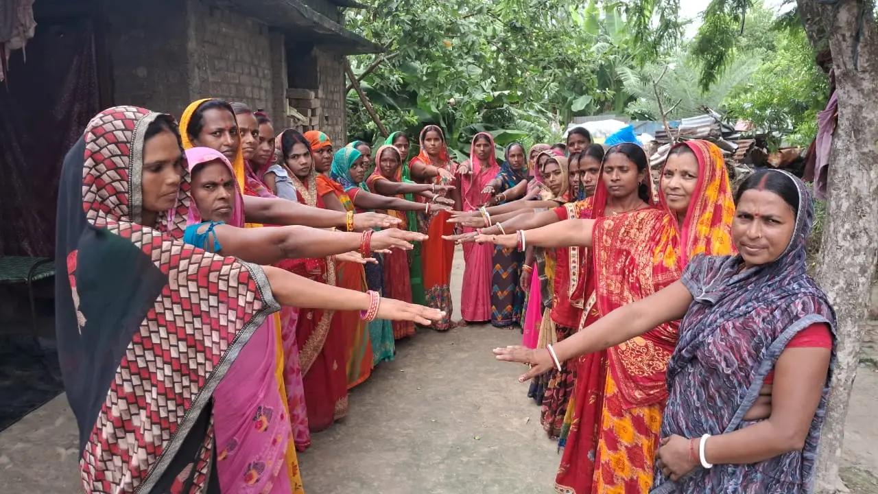 फोटो संख्या : 3 नशामुक्ति का संकल्प लेती जीविका दीदियां | Prabhat Khabar Network फोटो संख्या : 3 नशामुक्ति का संकल्प लेती जीविका दीदियां | Prabhat Khabar Network