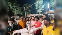 उदाकिशुनगंज में छात्रों का आक्रोश मार्च, शिक्षा मंत्री का पुतला फूंककर जताया विरोध