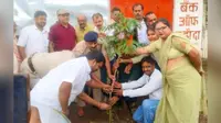 बक्सर: डुमरांव में बैंक ऑफ बड़ौदा का 119वां स्थापना दिवस. पौधारोपण, केक कटिंग के साथ साइबर सुरक्षा का दिया संदेश