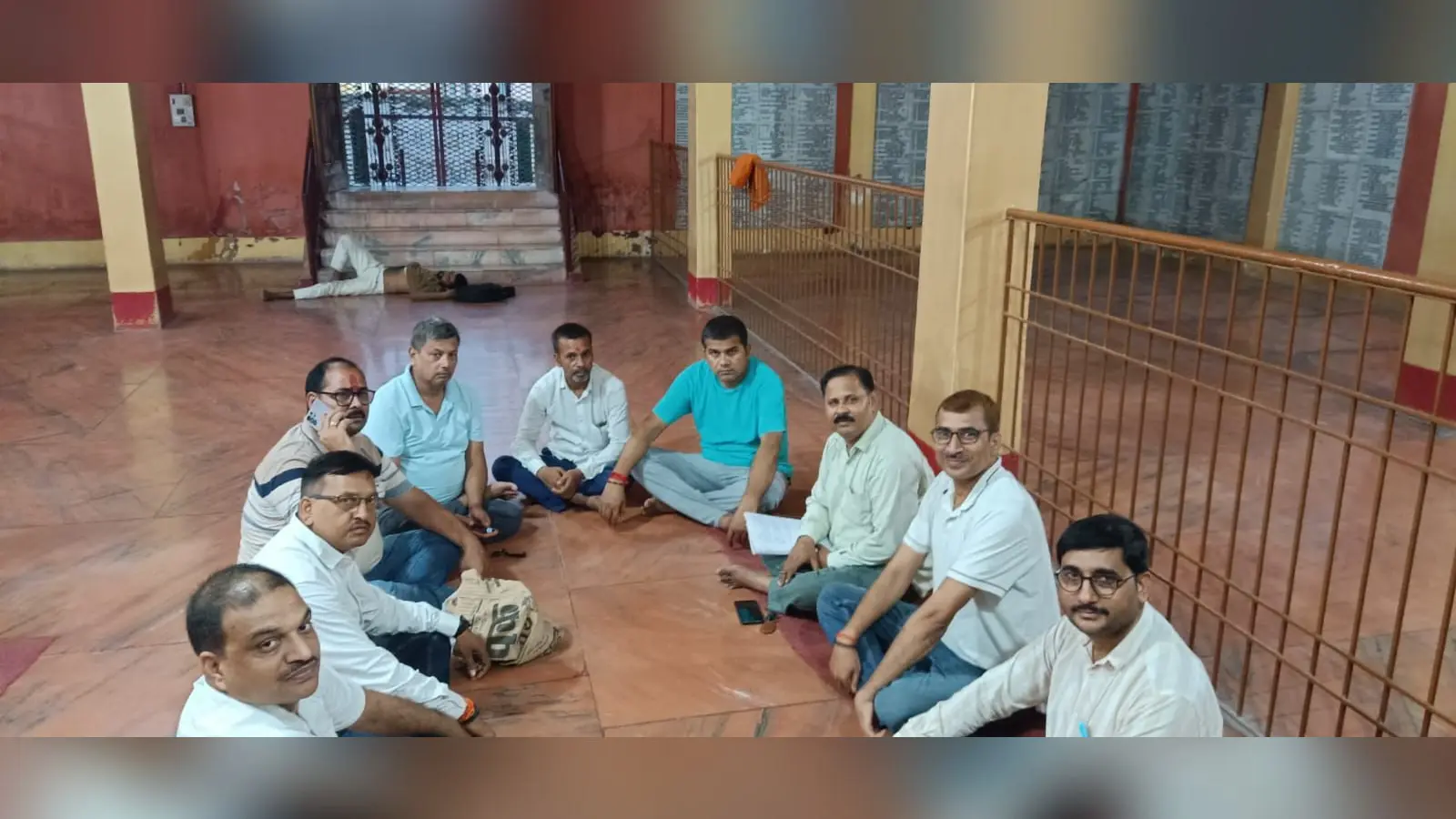फोटो बैठक में शामिल वामन चेतना मंच के सदस्य | Prabhat Khabar Network फोटो बैठक में शामिल वामन चेतना मंच के सदस्य | Prabhat Khabar Network