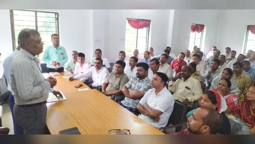 प्रशिक्षण में भाग लेते पदाधिकारी ,प्रवेक्षक व बियलो | Prabhat Khabar Network प्रशिक्षण में भाग लेते पदाधिकारी ,प्रवेक्षक व बियलो | Prabhat Khabar Network