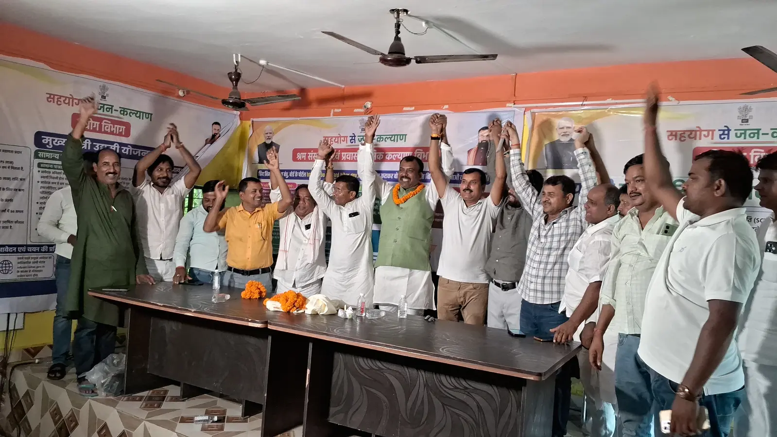 प्रदेश मुखिया संघ अध्यक्ष मिथलेश कुमार राय कार्यक्रम में शामिल | Prabhat Khabar Network प्रदेश मुखिया संघ अध्यक्ष मिथलेश कुमार राय कार्यक्रम में शामिल | Prabhat Khabar Network