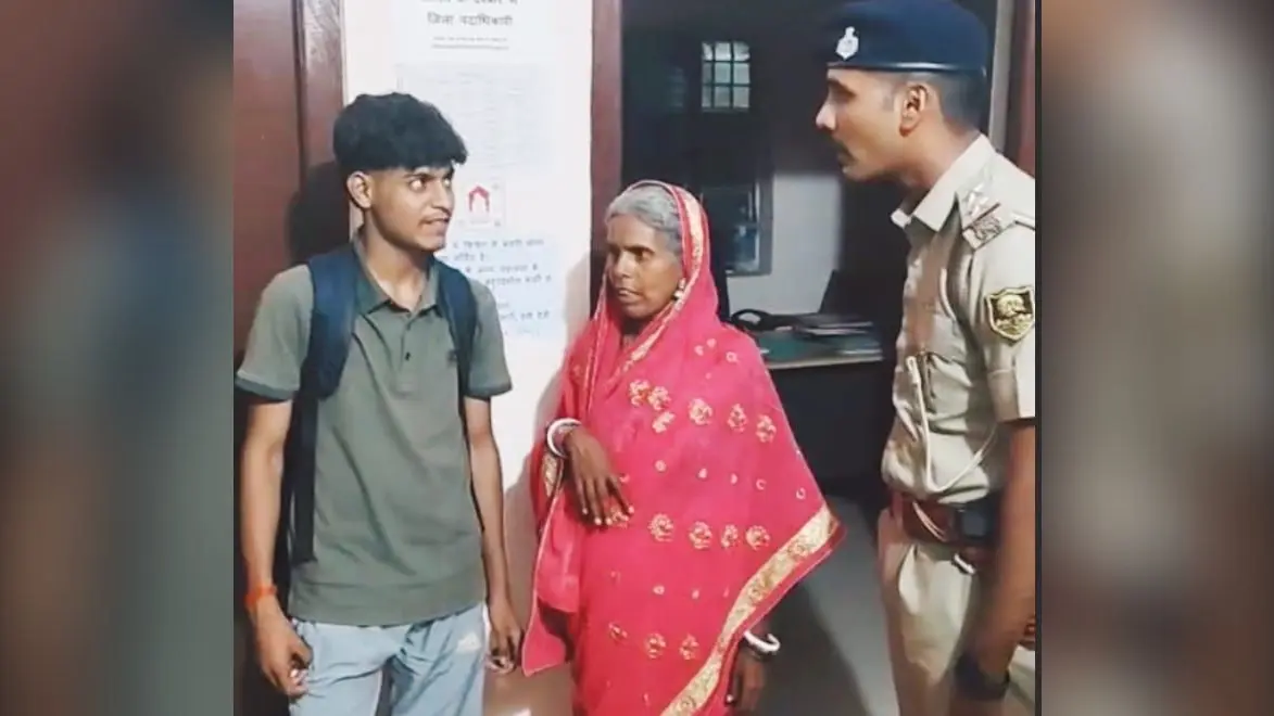 अपने परिजन के साथ महिला | Prabhat Khabar Network अपने परिजन के साथ महिला | Prabhat Khabar Network