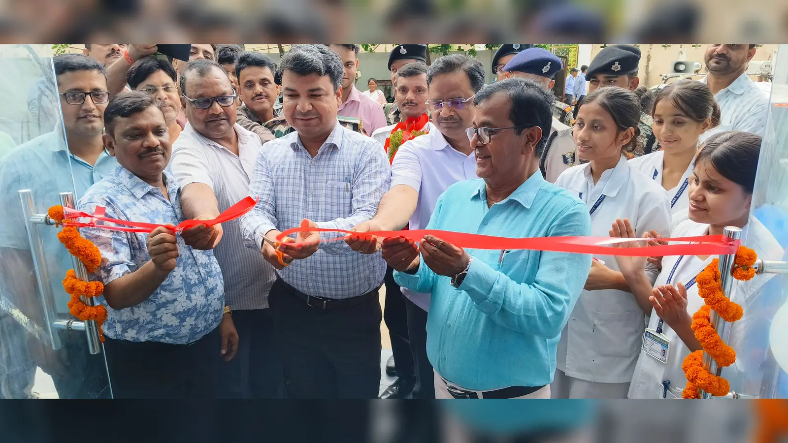 मॉडल अस्पताल का उदघाटन करते डीएम, डीडीसी, सीएस व अन्य अस्पताल के विभिन्न वार्डों का जायजा लेते डीएम, डीडीसी व अन्य | Prabhat Khabar Network मॉडल अस्पताल का उदघाटन करते डीएम, डीडीसी, सीएस व अन्य अस्पताल के विभिन्न वार्डों का जायजा लेते डीएम, डीडीसी व अन्य | Prabhat Khabar Network