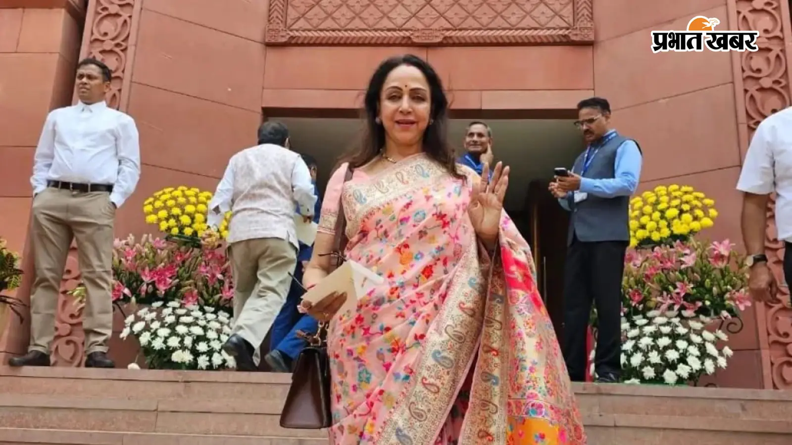 प्रोटेस्ट करने से कोई काम नहीं होगा.”, CJP मार्च पर बोलीं हेमा मालिनी फोटो, इंस्टाग्राम प्रोटेस्ट करने से कोई काम नहीं होगा.”, CJP मार्च पर बोलीं हेमा मालिनी फोटो, इंस्टाग्राम