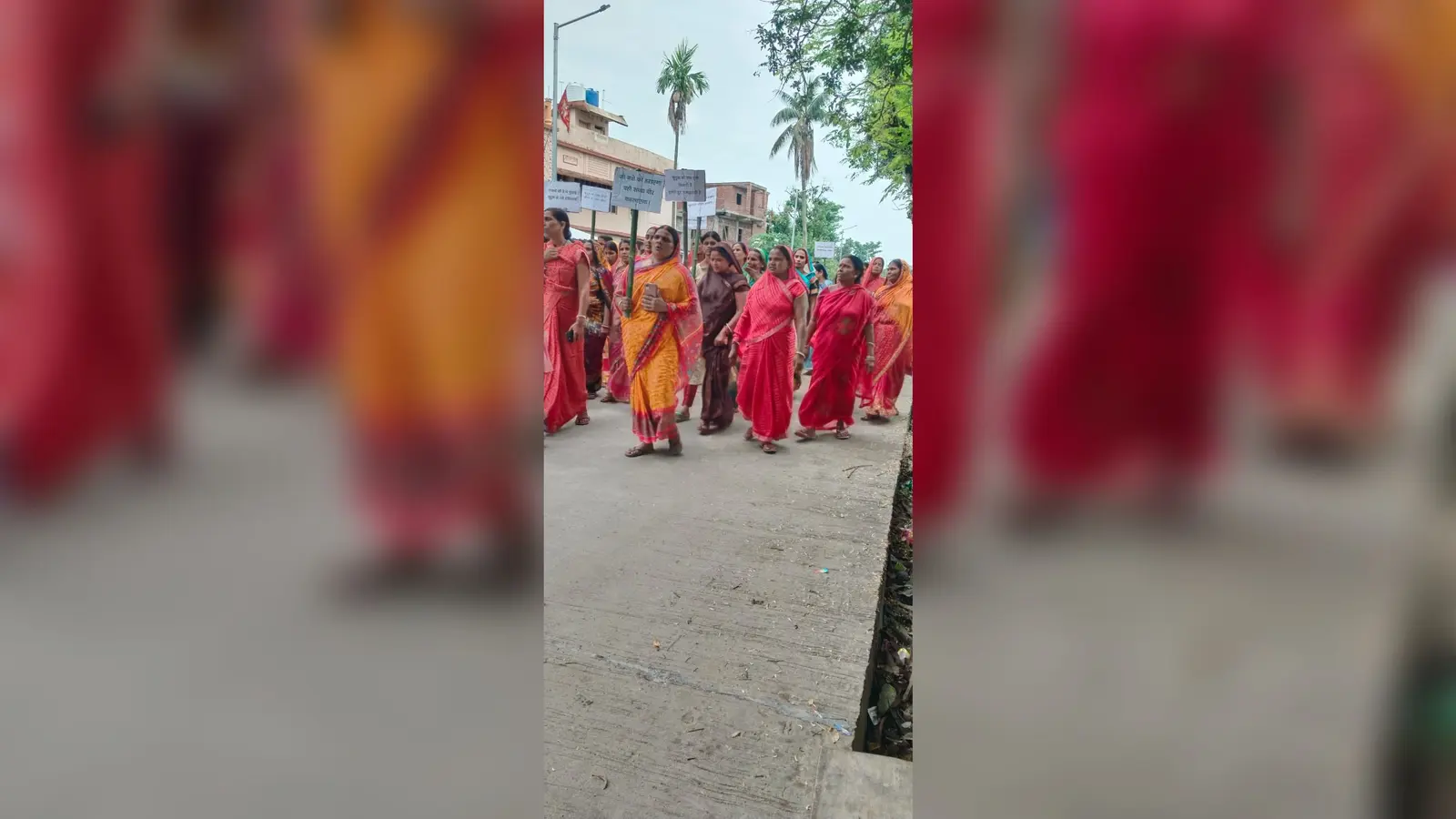 फोटो - बारसोई में नशीले पदार्थों के बढ़ते प्रचलन के खिलाफ जागरूकता रैली निकालकर प्रदर्शन करतीं जीविका दीदियां एवं स्थानीय महिलाएं | Prabhat Khabar Network फोटो - बारसोई में नशीले पदार्थों के बढ़ते प्रचलन के खिलाफ जागरूकता रैली निकालकर प्रदर्शन करतीं जीविका दीदियां एवं स्थानीय महिलाएं | Prabhat Khabar Network
