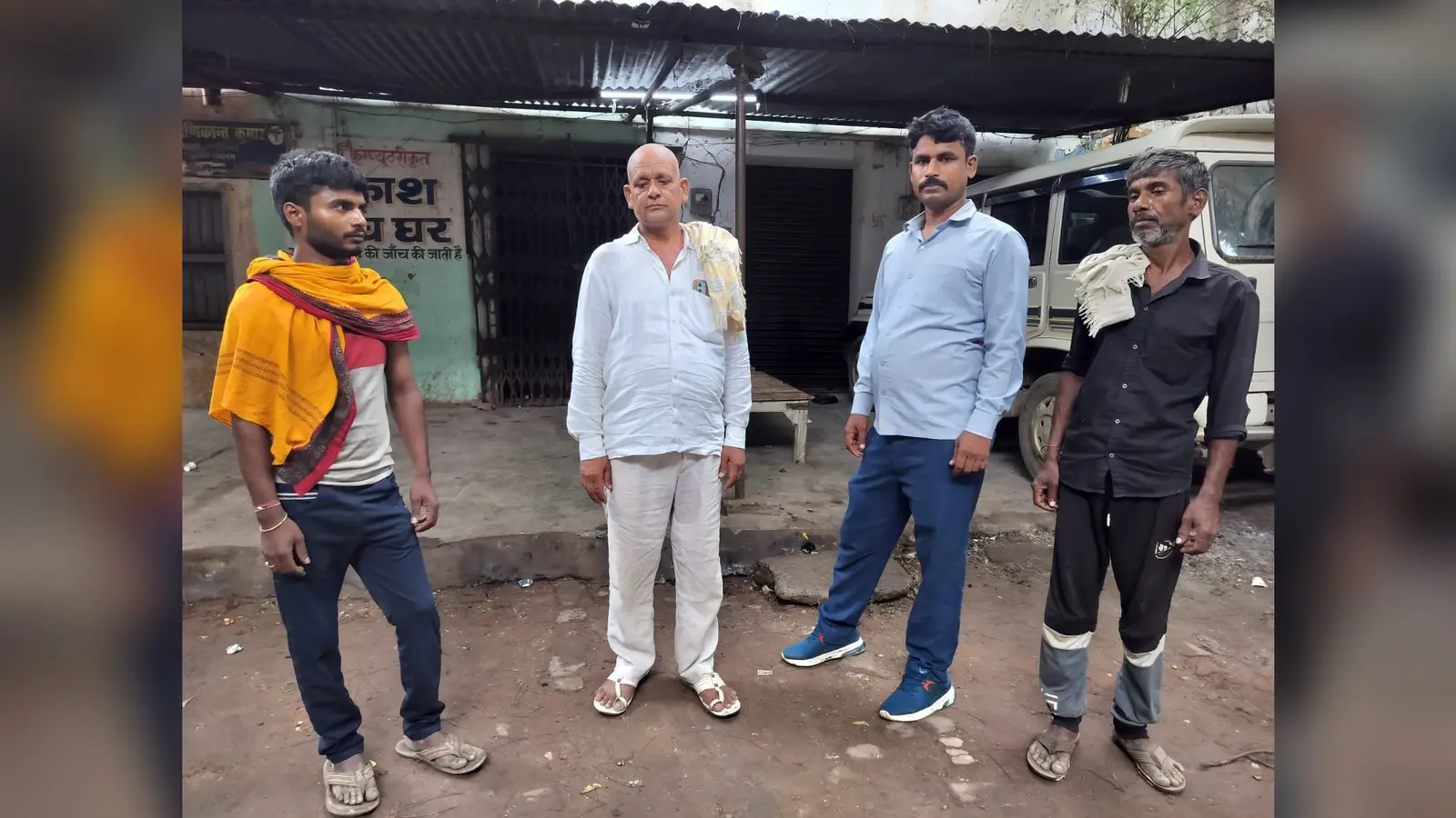 पोस्टमार्टम रूम पहुंचे परिजन | Prabhat Khabar Network पोस्टमार्टम रूम पहुंचे परिजन | Prabhat Khabar Network