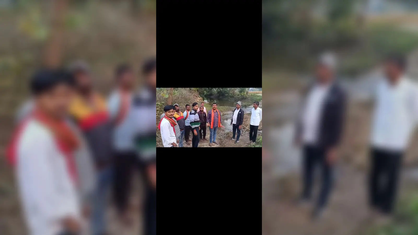 पुलिया निर्माण के लिए गुहार लगाते जन प्रतिनिधि एवम ग्रामीण | Prabhat Khabar Network पुलिया निर्माण के लिए गुहार लगाते जन प्रतिनिधि एवम ग्रामीण | Prabhat Khabar Network