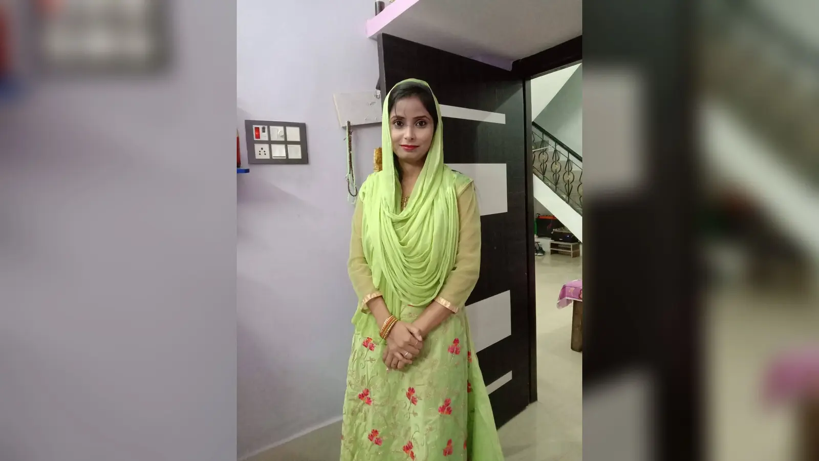 मृतक की फाइल फोटो, शव के पास जांच करती फोरेंसिक टीम और पुलिस | Prabhat Khabar Network मृतक की फाइल फोटो, शव के पास जांच करती फोरेंसिक टीम और पुलिस | Prabhat Khabar Network