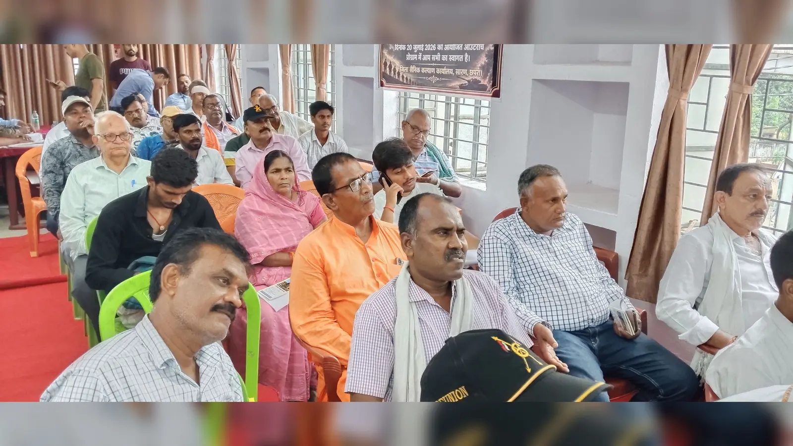 फोटो-समस्या सुनते सेना के पदाधिकारी फोटो -कार्यक्रम में शामिल पूर्व सैनिक व उनके परिजन | Prabhat Khabar Network फोटो-समस्या सुनते सेना के पदाधिकारी फोटो -कार्यक्रम में शामिल पूर्व सैनिक व उनके परिजन | Prabhat Khabar Network