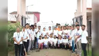 BAU हॉर्टिकल्चर कॉलेज में छात्रों और शिक्षकों ने किया श्रमदान, बोले- 'कार्बन फुटप्रिंट घटाकर बचाएंगे पर्यावरण'