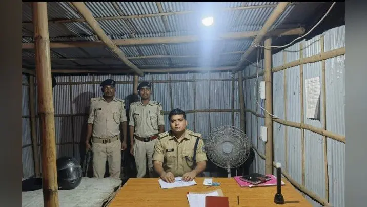 फोटो. ऑडी पदाधिकारी का निरीक्षण करते पुलिस उपाधीक्षक | Prabhat Khabar Network फोटो. ऑडी पदाधिकारी का निरीक्षण करते पुलिस उपाधीक्षक | Prabhat Khabar Network