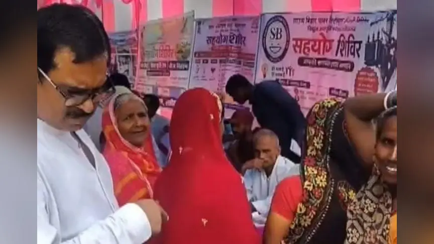फोटो कैप्शन : शिविर में शामिल लोग | Prabhat Khabar Network फोटो कैप्शन : शिविर में शामिल लोग | Prabhat Khabar Network