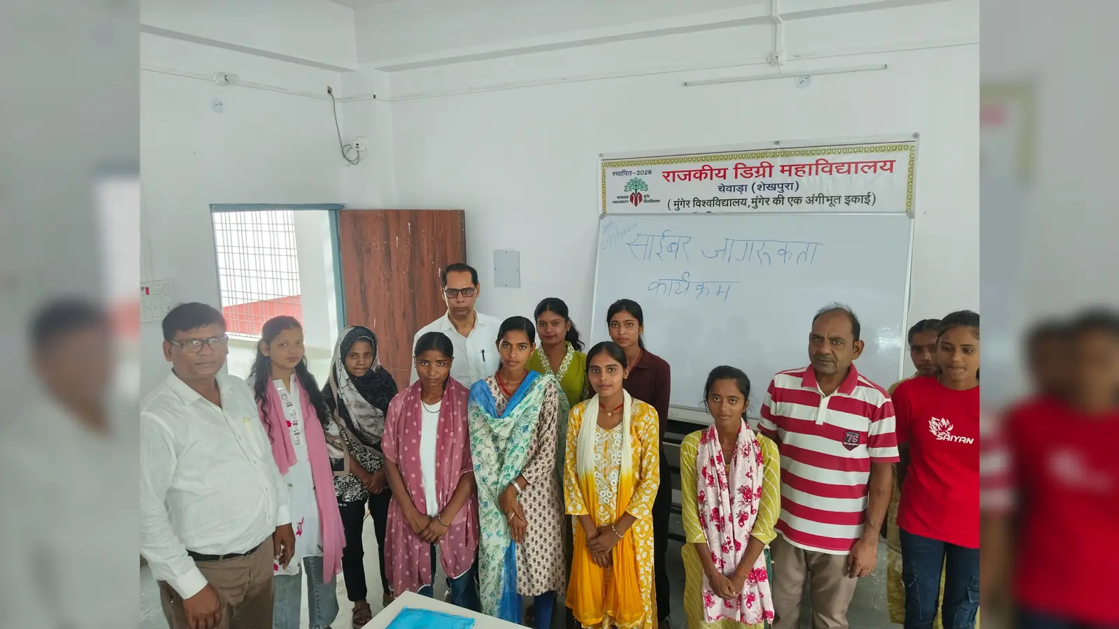 जागरूकता कार्यक्रम में शामिल छात्राएं . | Prabhat Khabar Network जागरूकता कार्यक्रम में शामिल छात्राएं . | Prabhat Khabar Network