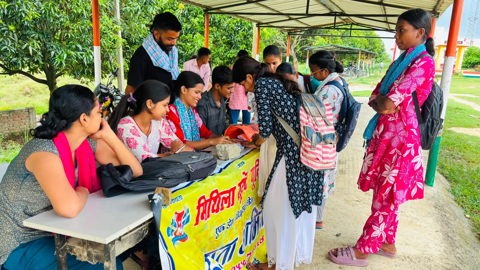 सदस्यता ग्रहण करती छात्राएं | Prabhat Khabar Network सदस्यता ग्रहण करती छात्राएं | Prabhat Khabar Network