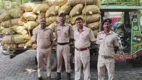 किशनगंज में परिवहन विभाग का बड़ा एक्शन: रामपुर चेकपोस्ट पर आलू लदे 5 अवैध 'जुगाड़ वाहन' जब्त, चालकों में मचा हड़कंप
