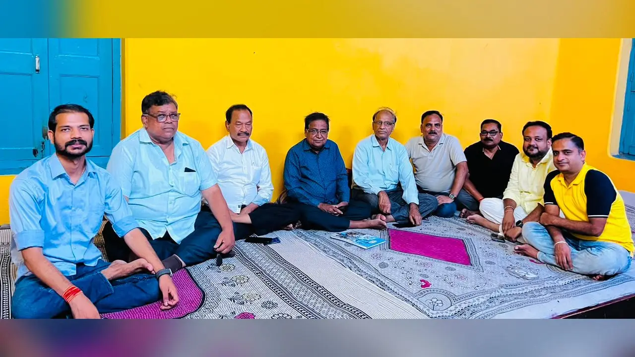 रक्तदान शिविर को लेकर आयोजित बैठक. | Prabhat Khabar Network रक्तदान शिविर को लेकर आयोजित बैठक. | Prabhat Khabar Network