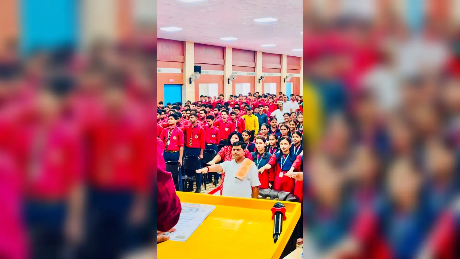 फोटो -संवाद कार्यक्रम में उपस्थित छात्र-छात्राएं | Prabhat Khabar Network फोटो -संवाद कार्यक्रम में उपस्थित छात्र-छात्राएं | Prabhat Khabar Network