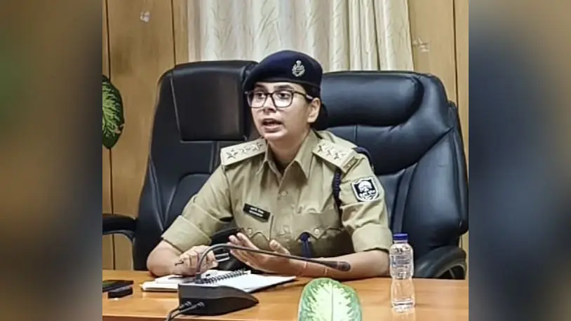 शिवहर पुलिस उपाधीक्षक (साइबर) सुश्री ईशानी सिन्हा | Prabhat Khabar Network शिवहर पुलिस उपाधीक्षक (साइबर) सुश्री ईशानी सिन्हा | Prabhat Khabar Network