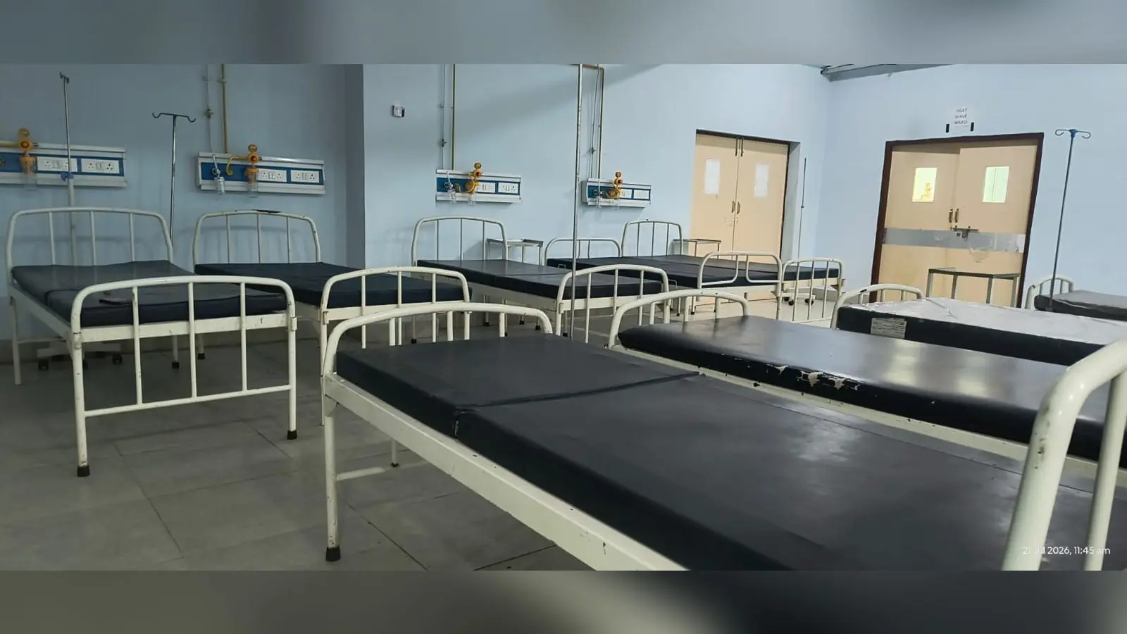 फोटो नं 101.बगैर मच्छरदानी की व्यवस्था में स्थापित डेंगू वार्ड की तस्वीर | Prabhat Khabar Network फोटो नं 101.बगैर मच्छरदानी की व्यवस्था में स्थापित डेंगू वार्ड की तस्वीर | Prabhat Khabar Network