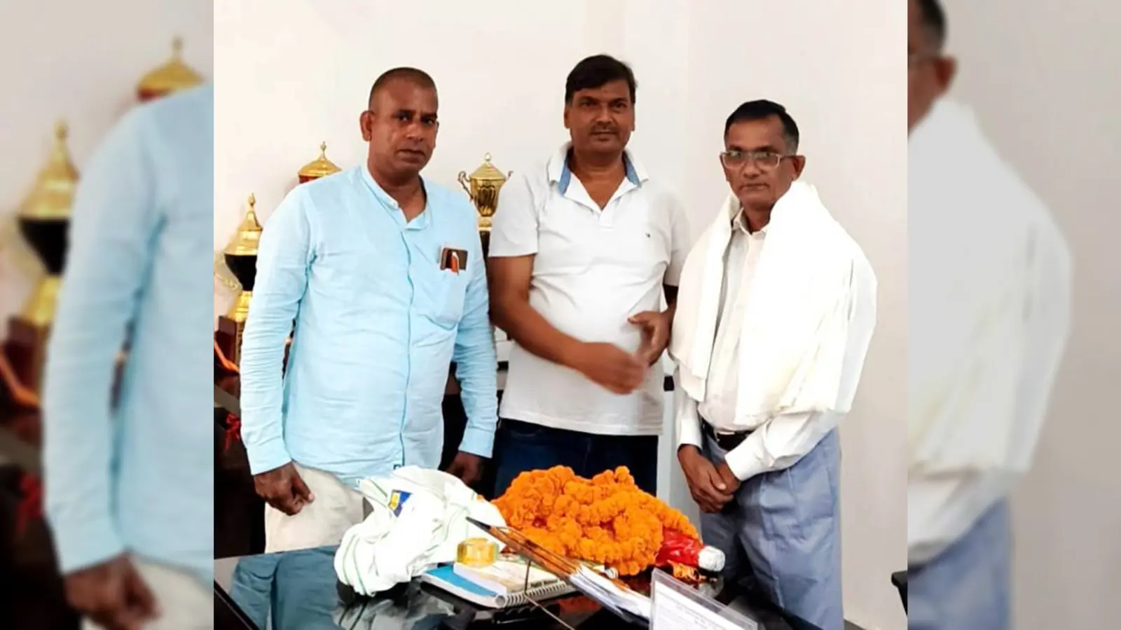 फोटो कैप्शन : जिला खेल भवन में नवनियुक्त जिला खेल पदाधिकारी विजय कुमार पंडित का स्वागत करते खेल जगत से जुड़े लोग. | Prabhat Khabar Network फोटो कैप्शन : जिला खेल भवन में नवनियुक्त जिला खेल पदाधिकारी विजय कुमार पंडित का स्वागत करते खेल जगत से जुड़े लोग. | Prabhat Khabar Network