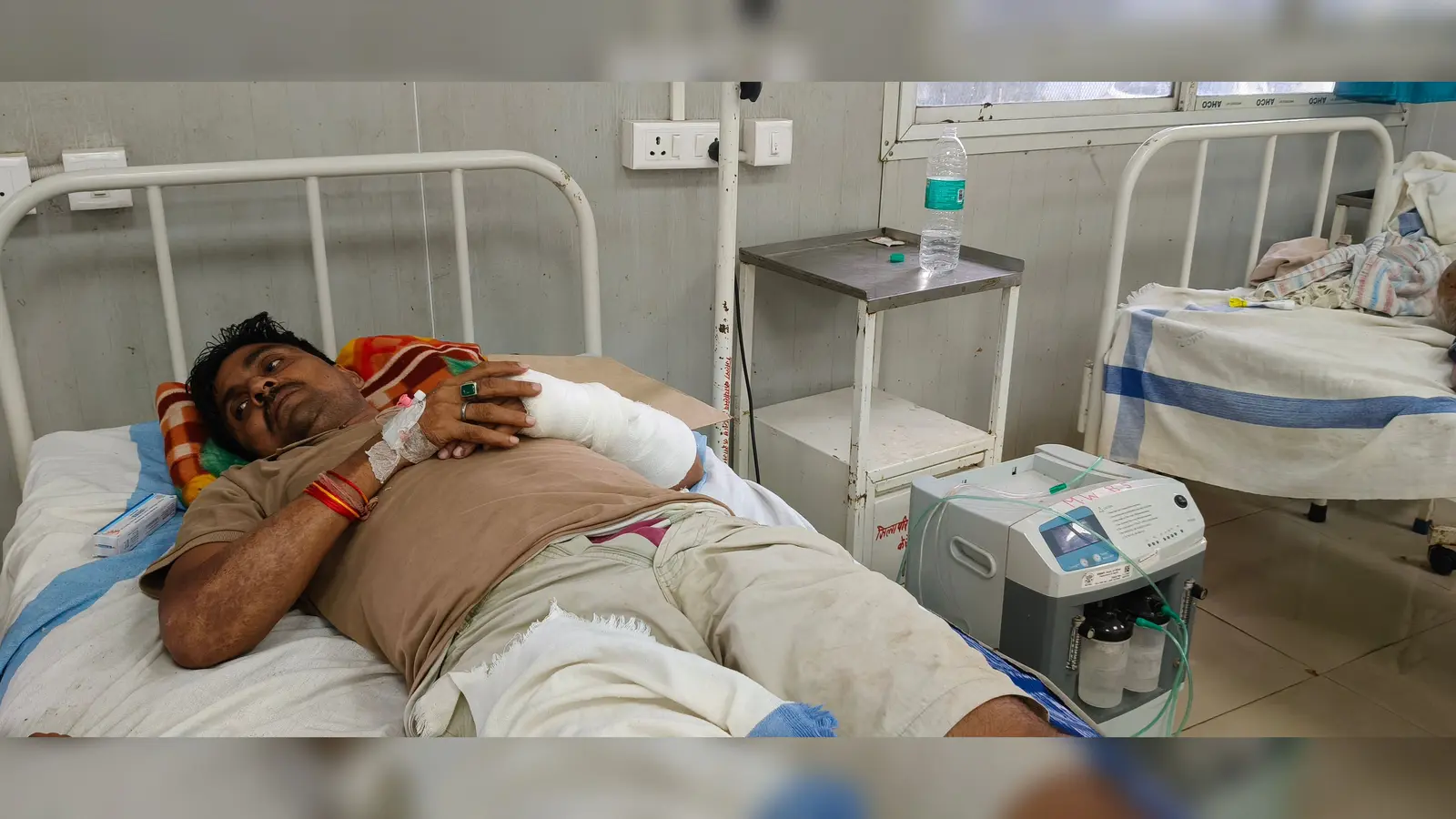 सदर अस्पताल में इलाजरत घायल आरोपित | Prabhat Khabar Network सदर अस्पताल में इलाजरत घायल आरोपित | Prabhat Khabar Network