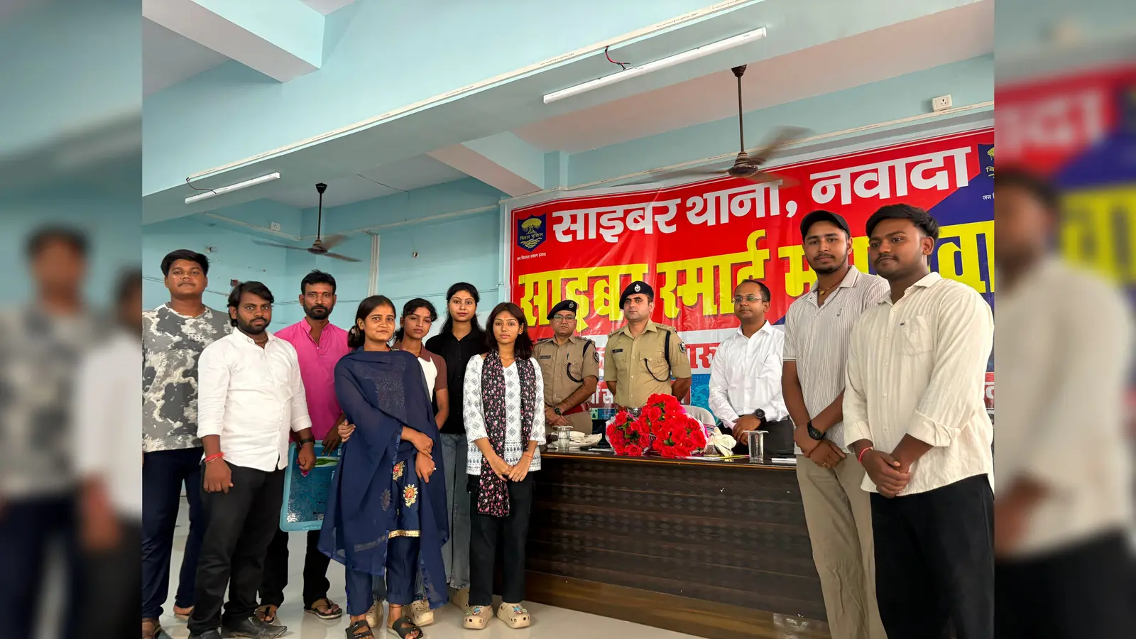 कार्यक्रम में मौजूद डीएम, एसपी व अन्य अधिकारी | Prabhat Khabar Network कार्यक्रम में मौजूद डीएम, एसपी व अन्य अधिकारी | Prabhat Khabar Network