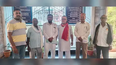 बक्सर: धरने की नहीं मिली अनुमति तो भड़के किसान, DDC को सौंपा मांगपत्र, बोले- समस्याएं नहीं सुलझीं तो होगा बड़ा आंदोलन