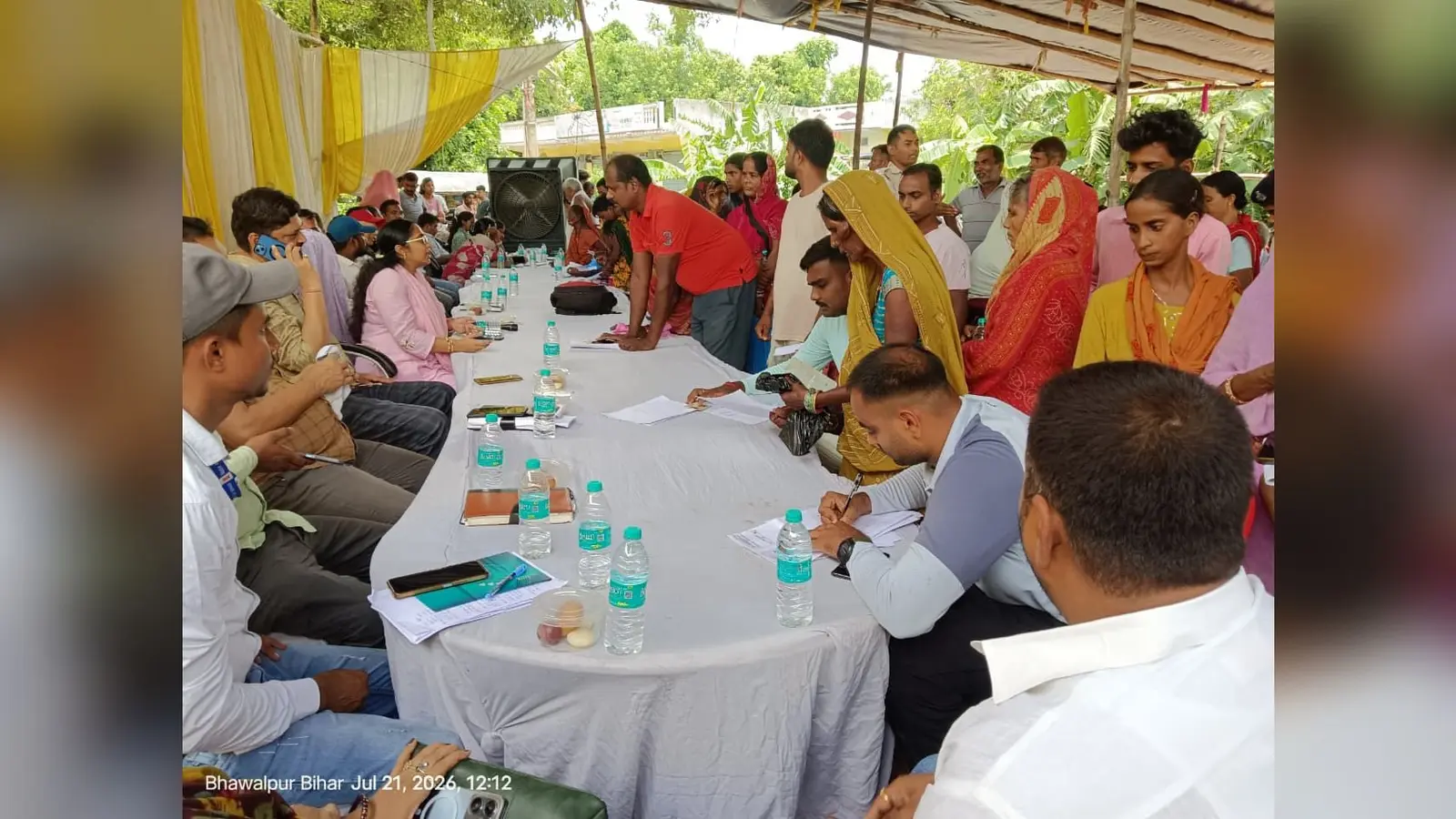भावलपुर पंचायत शिविर में कार्य प्रगति का जायजा लेते एसडीएम निधि राज | Prabhat Khabar Network भावलपुर पंचायत शिविर में कार्य प्रगति का जायजा लेते एसडीएम निधि राज | Prabhat Khabar Network