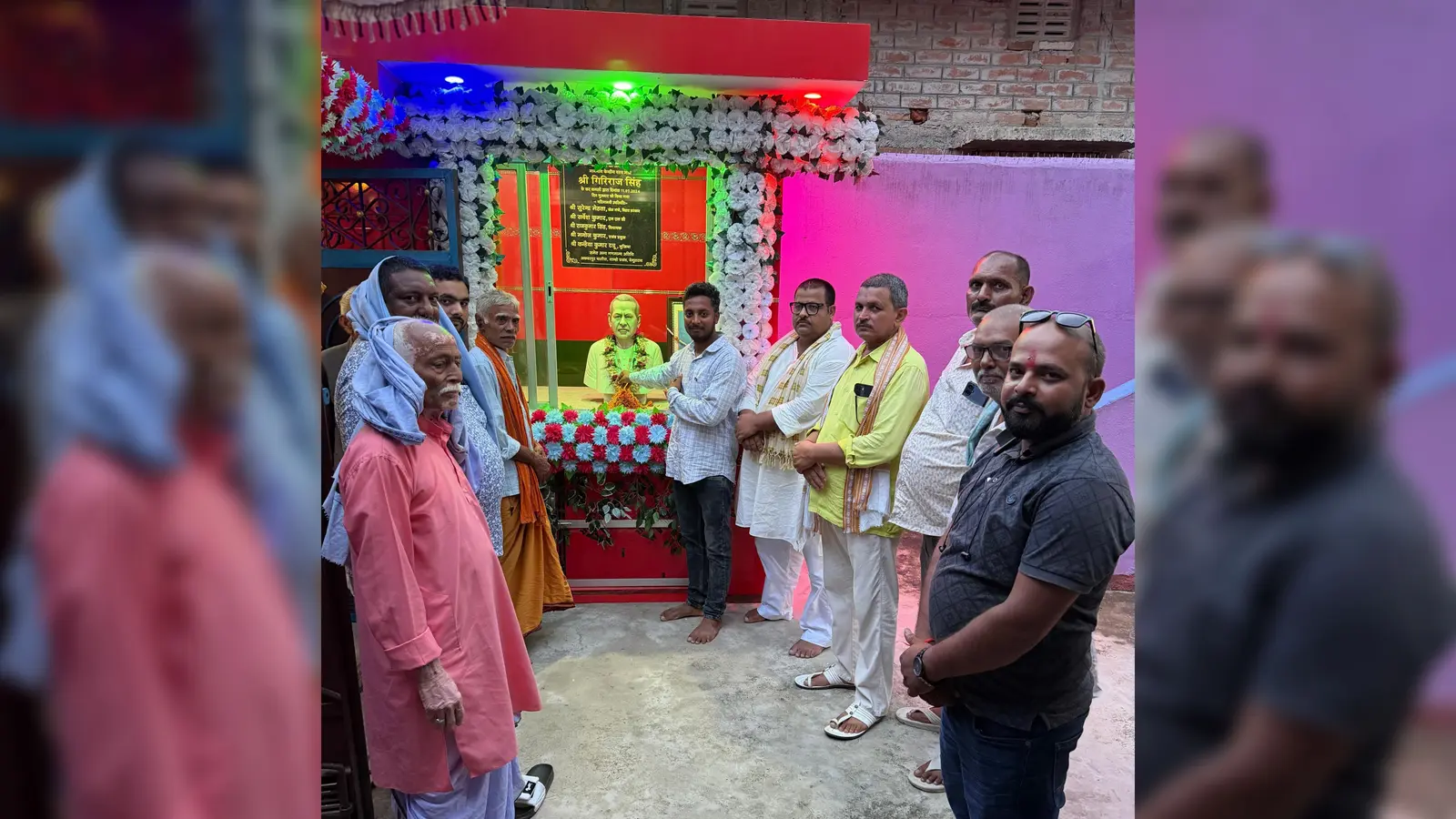 श्रद्धांजलि देते विभिन्न संगठनों के प्रतिनिधि | Prabhat Khabar Network श्रद्धांजलि देते विभिन्न संगठनों के प्रतिनिधि | Prabhat Khabar Network