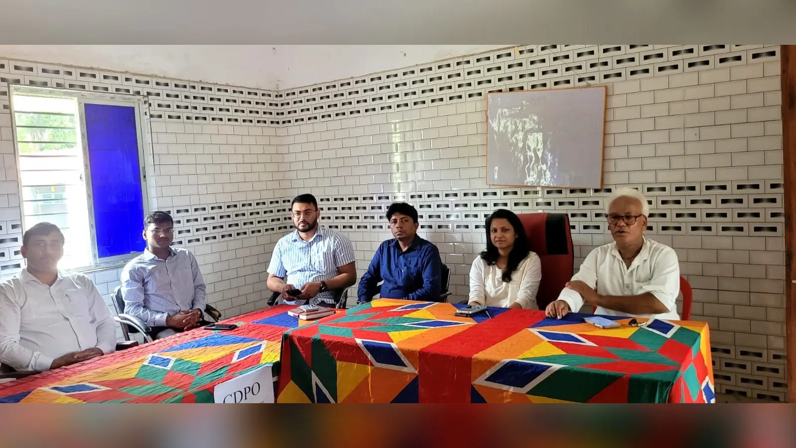 सहयोग शिविर में शामिल जनप्रतिनिधि, पदाधिकारी एवं ग्रामीण | Prabhat Khabar Network सहयोग शिविर में शामिल जनप्रतिनिधि, पदाधिकारी एवं ग्रामीण | Prabhat Khabar Network