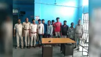 सिंहेश्वर में स्मैक की पुड़िया बनाते पकड़े गए सात युवक, 11 ग्राम मादक पदार्थ व नकदी बरामद