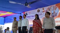 आमगाछी विशेष सहयोग शिविर में अचानक पहुंचे जिलाधिकारी, अधिकारियों को दिया सख्त संदेश