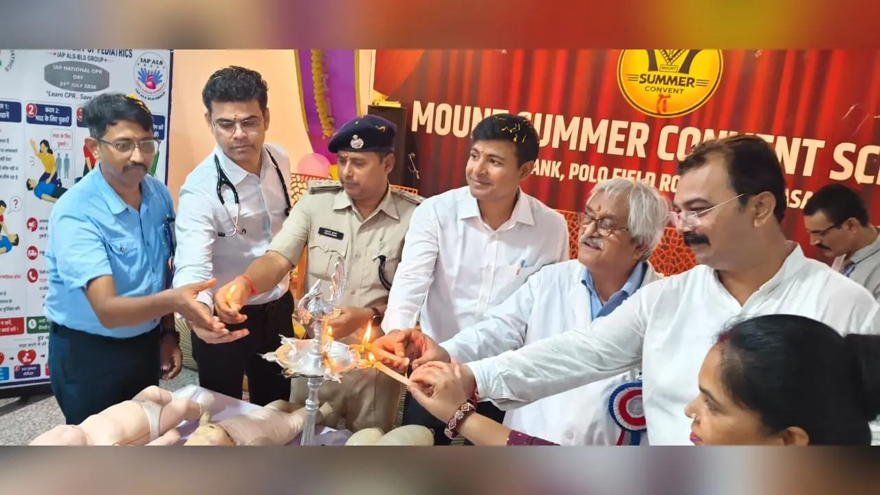 प्रशिक्षण कार्यक्रम की शुरुआत करते डीटीओ रवि कुमार आर्य, पुलिस उपाधीक्षक, यातायात प्रकाश कुमार, मुख्य प्रशिक्षक डॉक्टर ओम प्रकाश एवं अन्य | Prabhat Khabar Network प्रशिक्षण कार्यक्रम की शुरुआत करते डीटीओ रवि कुमार आर्य, पुलिस उपाधीक्षक, यातायात प्रकाश कुमार, मुख्य प्रशिक्षक डॉक्टर ओम प्रकाश एवं अन्य | Prabhat Khabar Network