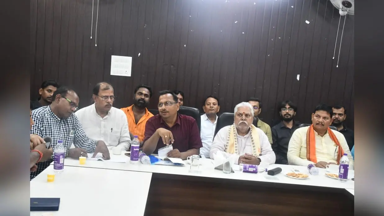 बैठक के दौरान विधानसभा अध्यक्ष | Prabhat Khabar Network बैठक के दौरान विधानसभा अध्यक्ष | Prabhat Khabar Network