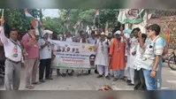 सीवान में जंतर-मंतर कार्रवाई के विरोध में कांग्रेस का आक्रोश मार्च, शिक्षा मंत्री के इस्तीफे की उठी मांग