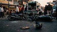 डुमरा चौक पर भीषण सड़क हादसा, आमने-सामने की टक्कर में दो युवक अस्पताल पहुंचाए गए