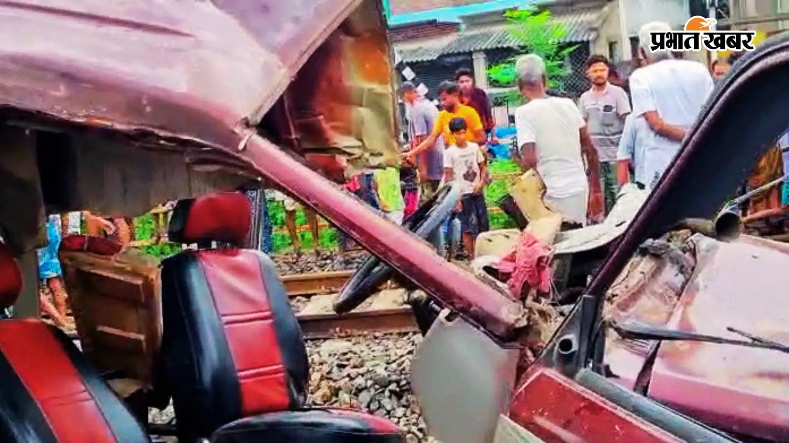 दुर्घाटना के बाद ऐसा हो गया था टाटा सूमो का हाल. दुर्घाटना के बाद ऐसा हो गया था टाटा सूमो का हाल.