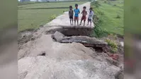 औरंगाबाद : बारिश के तेज बहाव में टूटी मुंशी बिगहा–बाबुबांध सड़क, कई गांवों का प्रखंड मुख्यालय से संपर्क टूटा