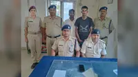 सीवान रेलवे स्टेशन पर चलती ट्रेन में मोबाइल झपटने वाला शातिर गिरफ्तार, चोरी का फोन खरीदने वाला दुकानदार भी दबोचा गया