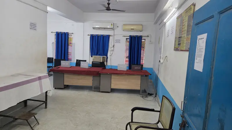 मधेपुरा सदर अस्पताल में ओपीडी सेवा ठप, इमरजेंसी रही चालू, डॉक्टरों की हड़ताल से मरीज परेशान