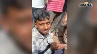बाइक चोरी करते पकड़ाया युवक, लोगों ने कर दी पिटाई