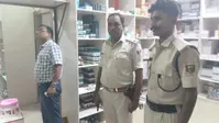 ड्रग्स इंस्पेक्टर की ताबड़तोड़ छापेमारी, कोडिनयुक्त कफ सिरप पर कसा शिकंजा