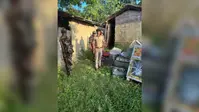 बगहा: गोबर्धना पुलिस की बड़ी कार्रवाई, दो फरार अभियुक्तों के घर कुर्की-जब्ती