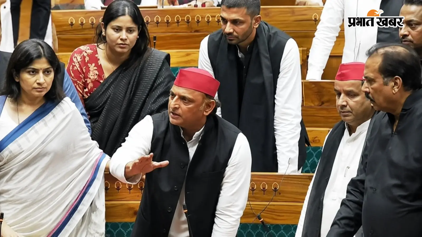 लोकसभा संसद में अखिलेश यादव लोकसभा संसद में अखिलेश यादव