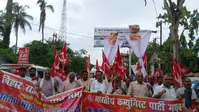 मधुबनी: नीट पेपर लीक के विरोध में भाकपा का प्रतिरोध मार्च, गृह व शिक्षा मंत्री का पुतला दहन