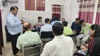 रोहतास: काराकाट प्रखंड कार्यालय पहुंचे DM, लंबित योजनाओं और म्यूटेशन मामलों पर सख्त हुए