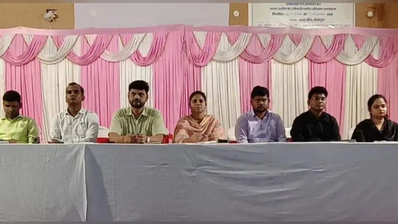 समीक्षा बैठक में एसडीओ प्रियंका कुमारी. | Prabhat Khabar Network समीक्षा बैठक में एसडीओ प्रियंका कुमारी. | Prabhat Khabar Network
