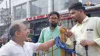 नीट पेपर लीक के विरोध में निकले राजभवन मार्च के दौरान प्रदर्शनकारियों में बहस, एक-दूसरे पर लगाए आरोप, देखें वीडियो...